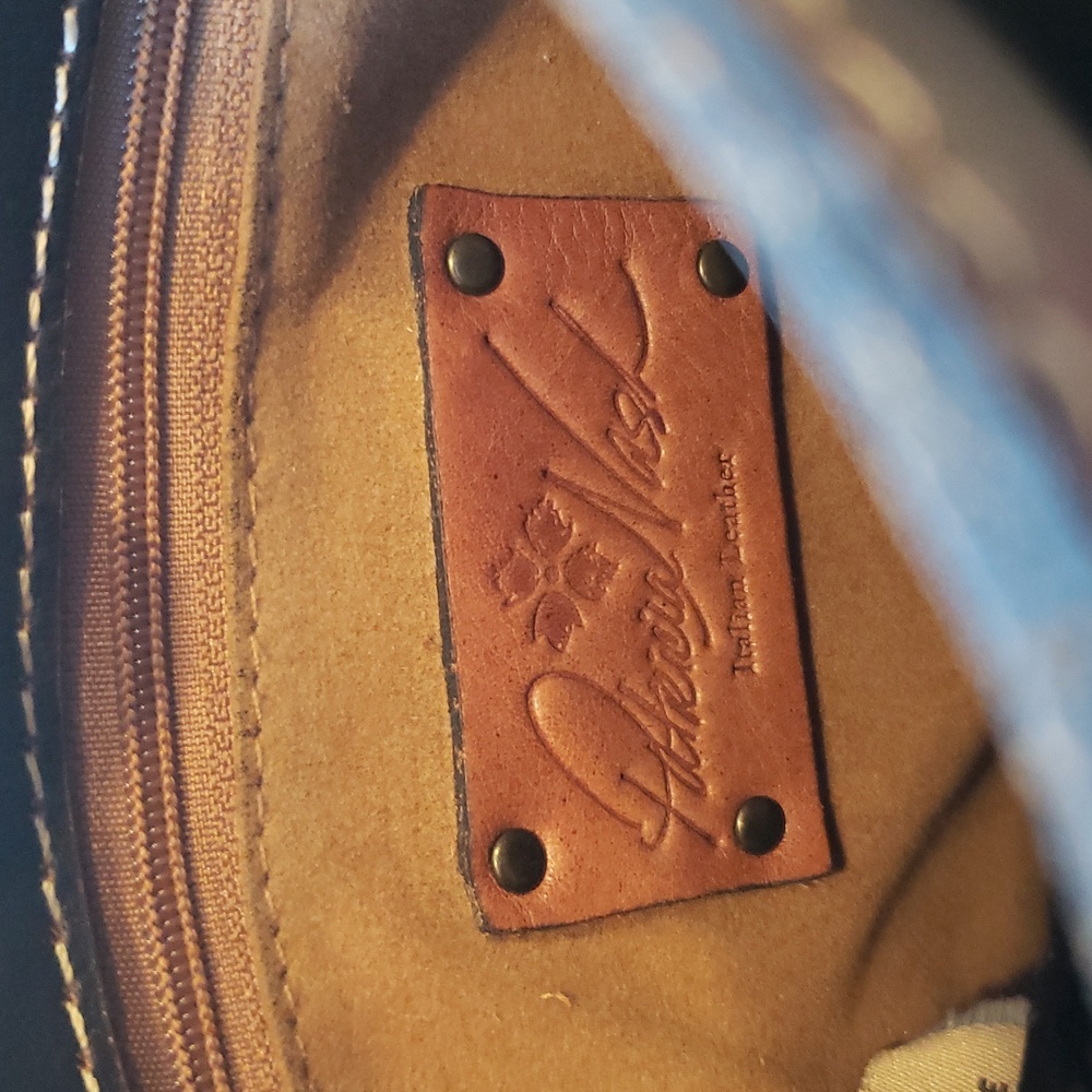 Patricia Nash 'Lari' Crossbody Bag - Picture 8 of 11